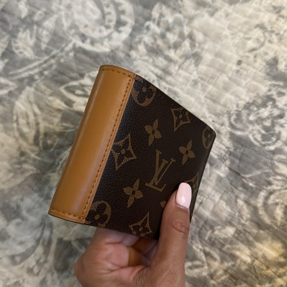LV men’s monogram wallet - Picture 7 of 8
